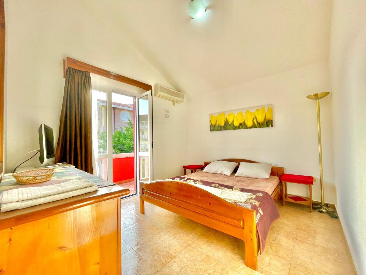 ホテル Vila L ブドヴァ エクステリア 写真