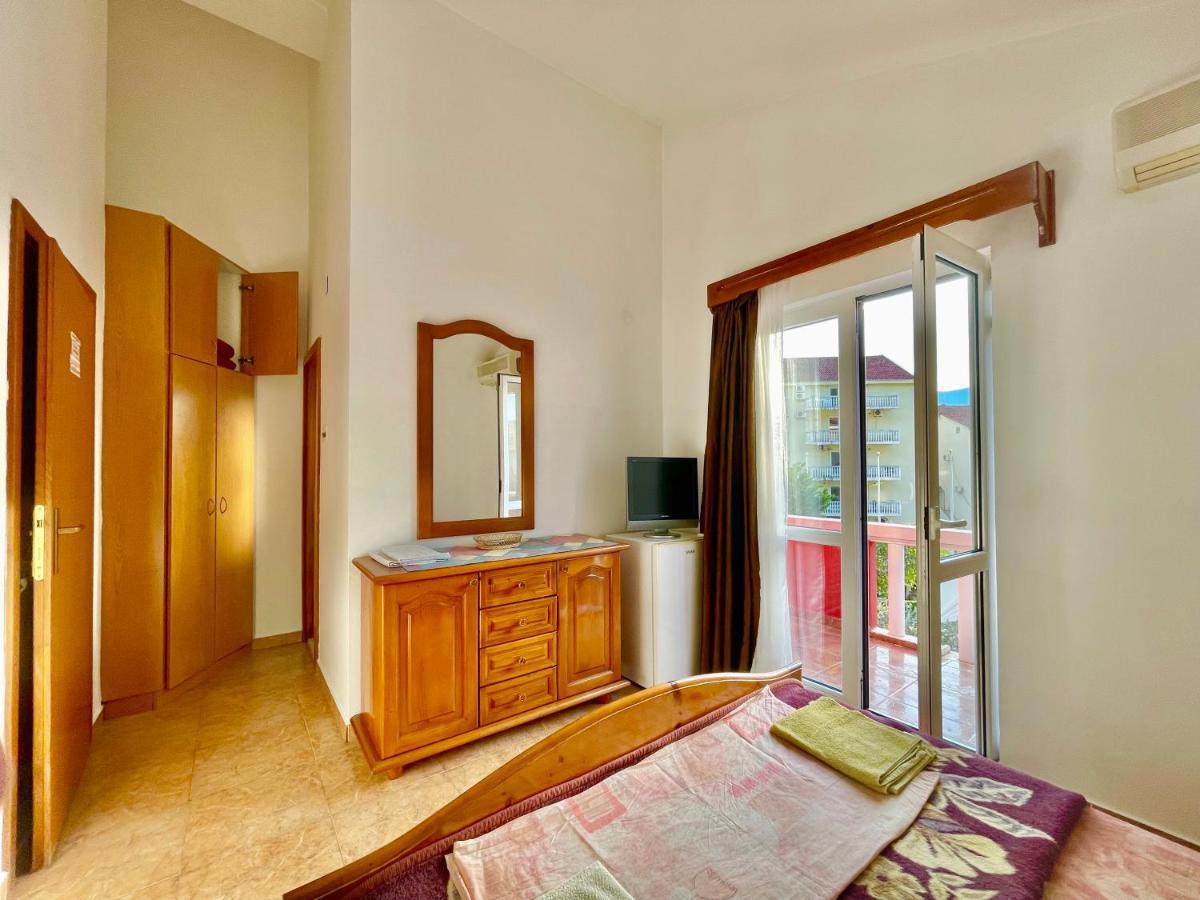 ホテル Vila L ブドヴァ エクステリア 写真