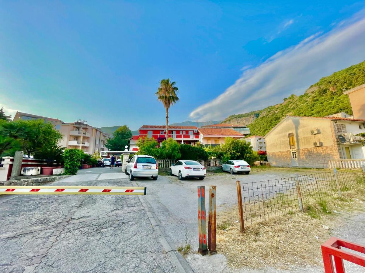 ホテル Vila L ブドヴァ エクステリア 写真