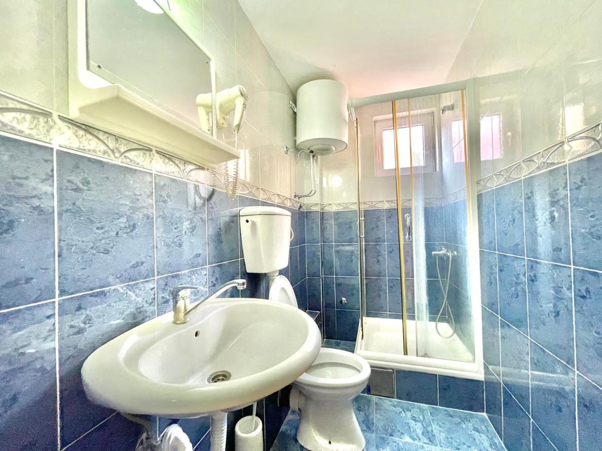 ホテル Vila L ブドヴァ エクステリア 写真