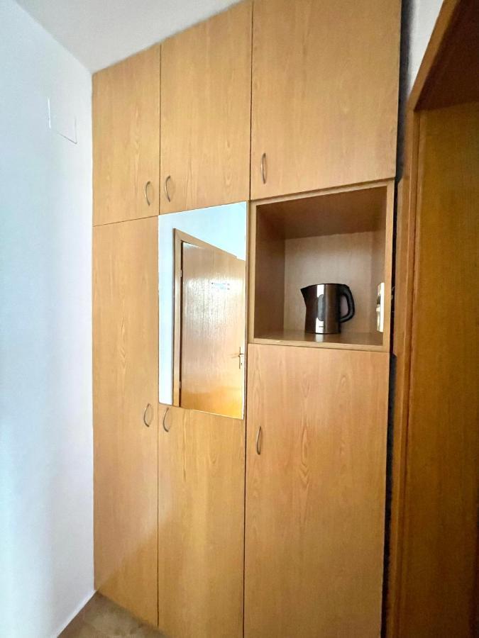 ホテル Vila L ブドヴァ エクステリア 写真