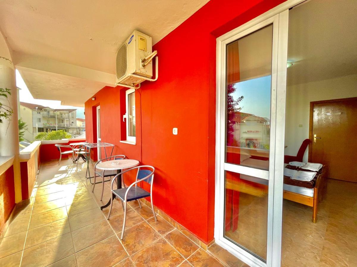 ホテル Vila L ブドヴァ エクステリア 写真
