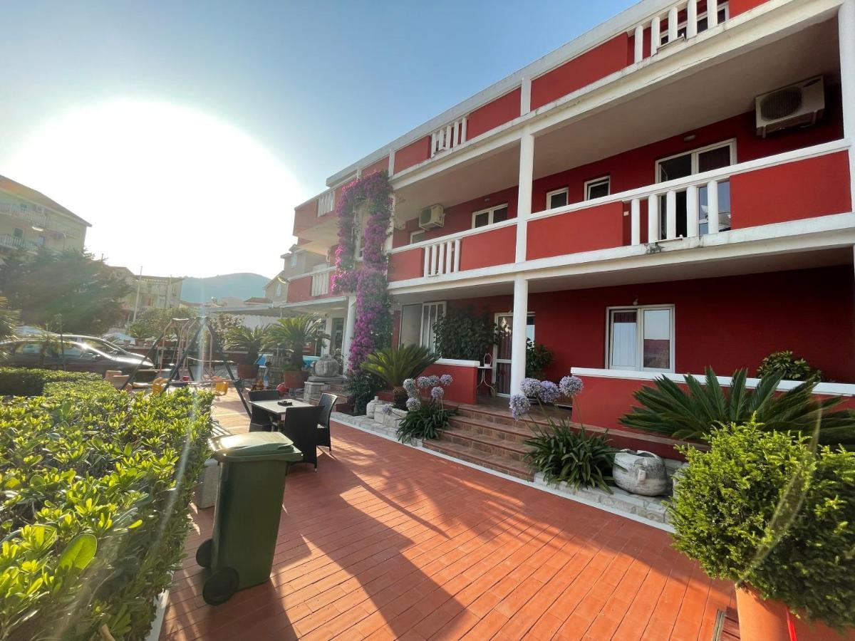 ホテル Vila L ブドヴァ エクステリア 写真