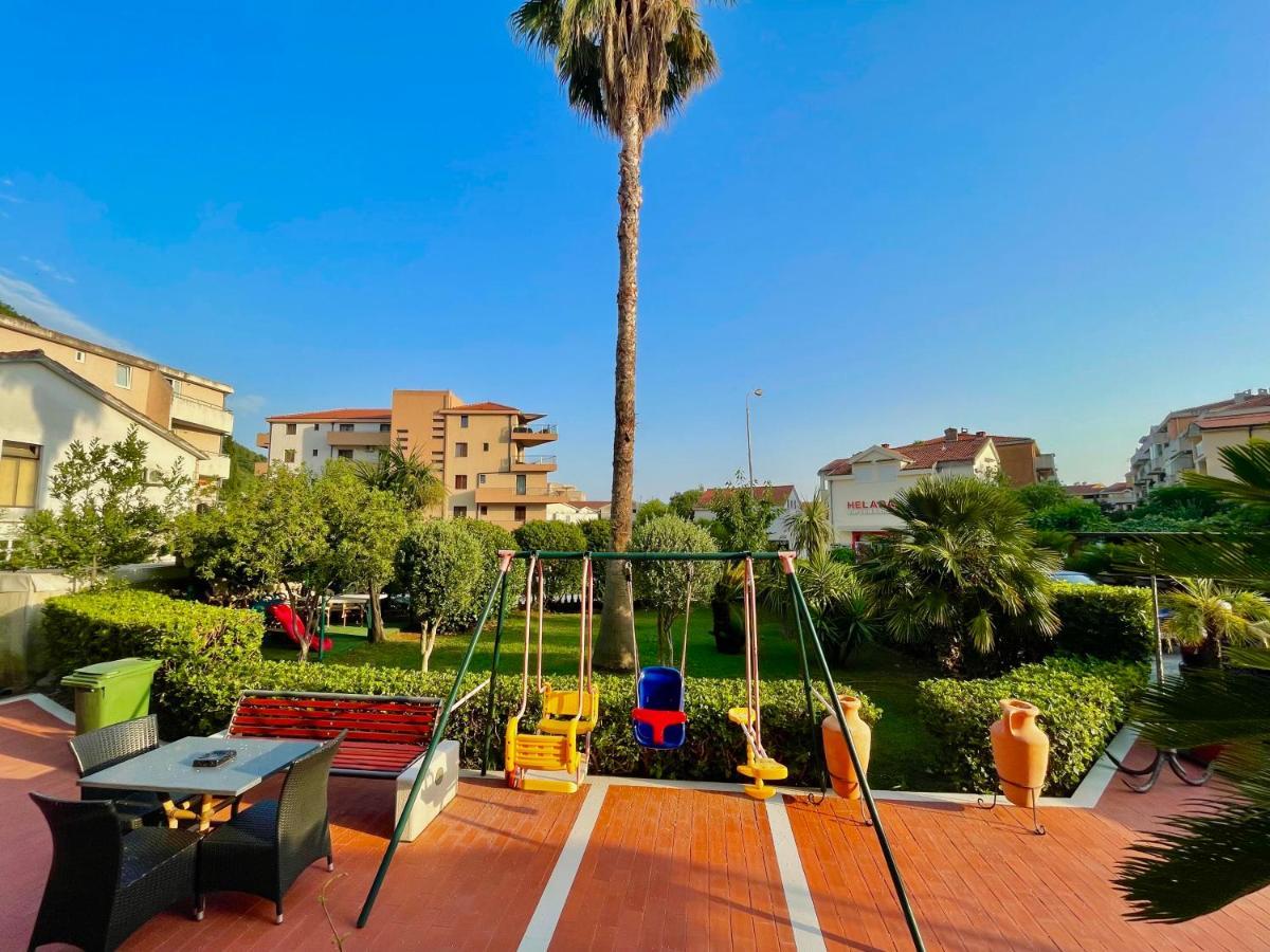 ホテル Vila L ブドヴァ エクステリア 写真