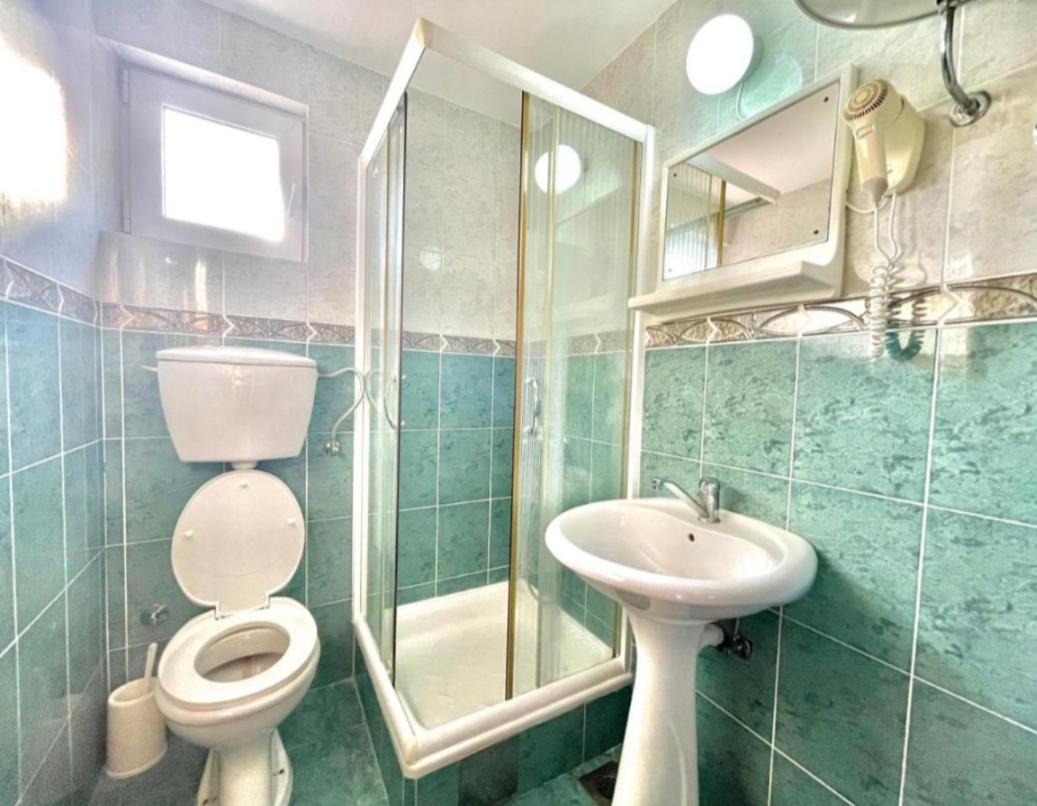 ホテル Vila L ブドヴァ 部屋 写真