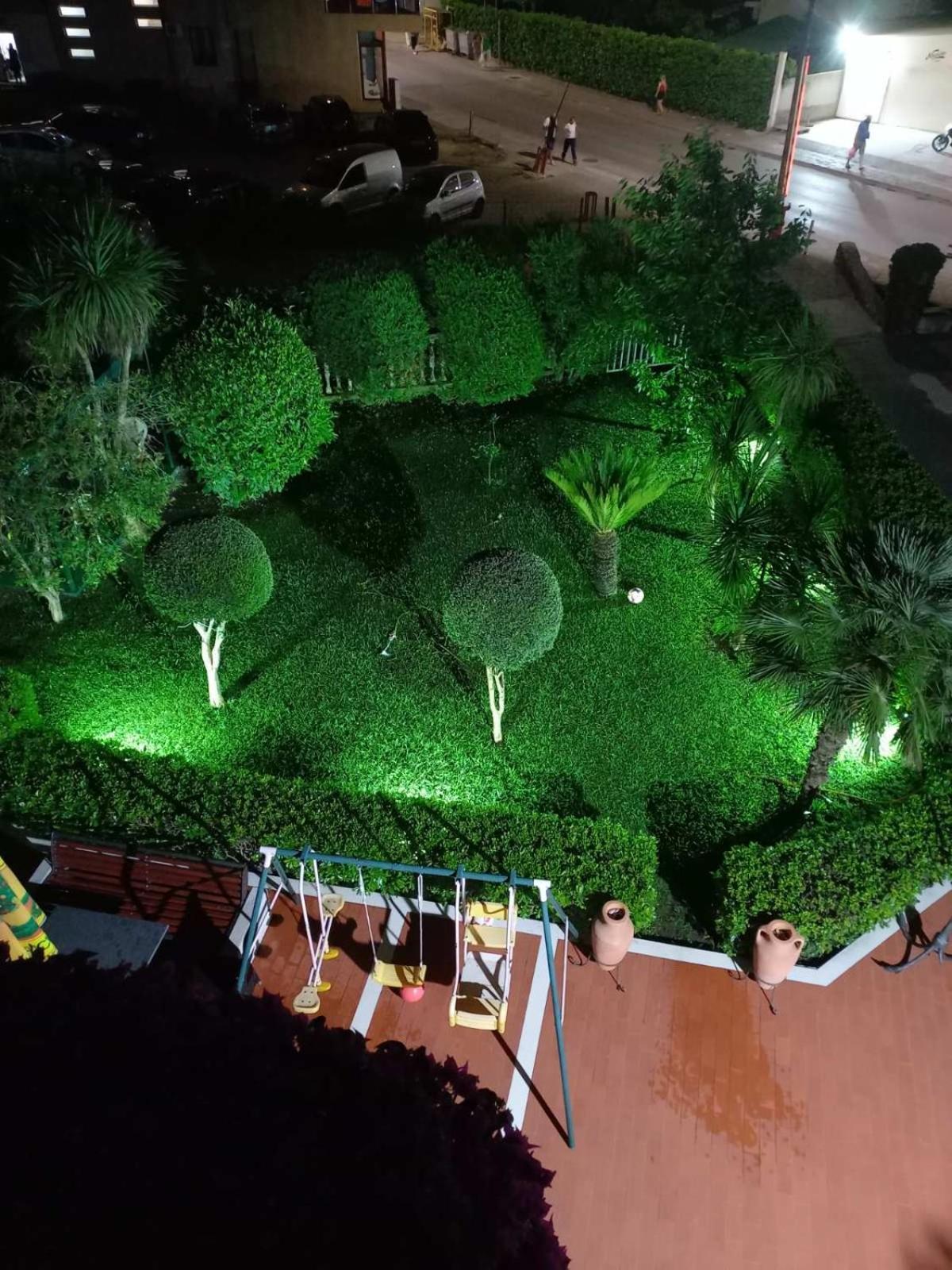 ホテル Vila L ブドヴァ エクステリア 写真