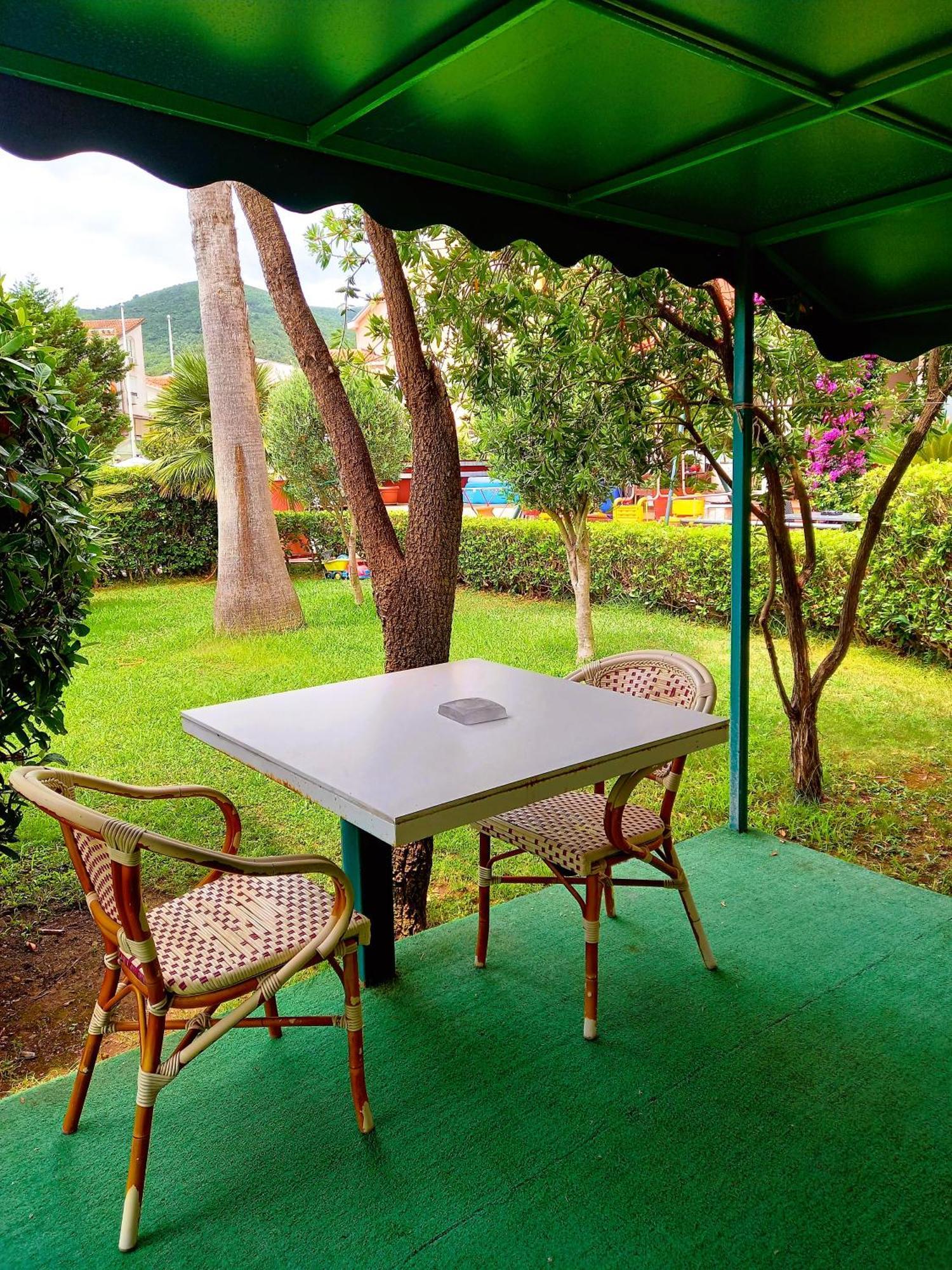 ホテル Vila L ブドヴァ エクステリア 写真